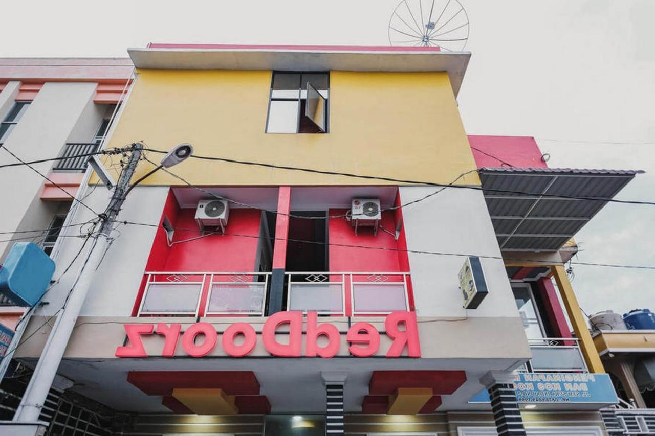 Reddoorz @ Jalan Stm Medan Hotel Exterior photo